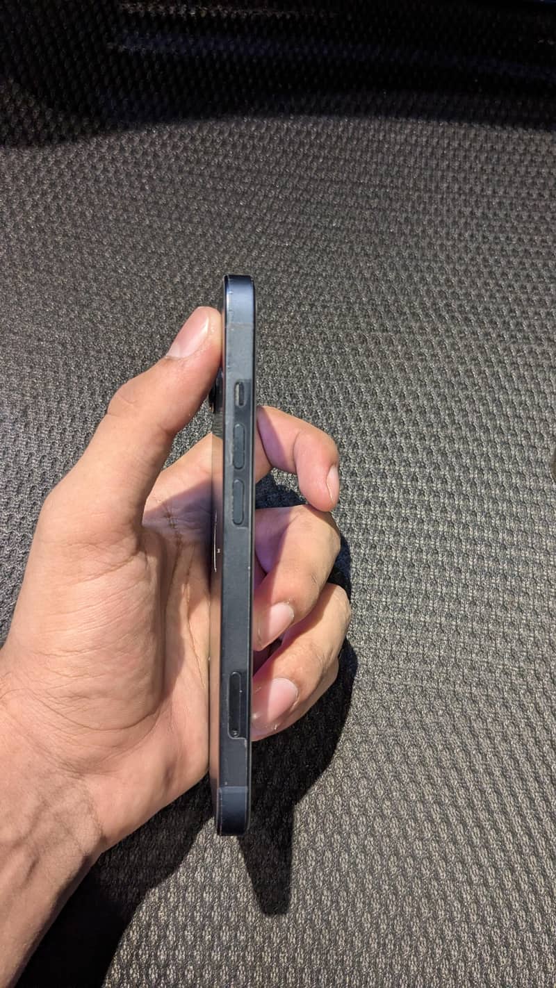 Apple iPhone 13 6