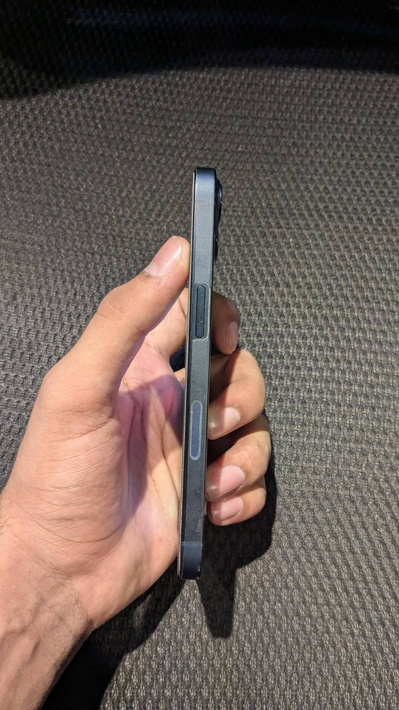 Apple iPhone 13 7