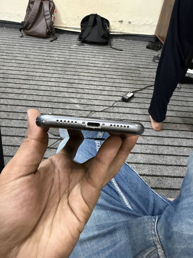 Apple iPhone 11 1