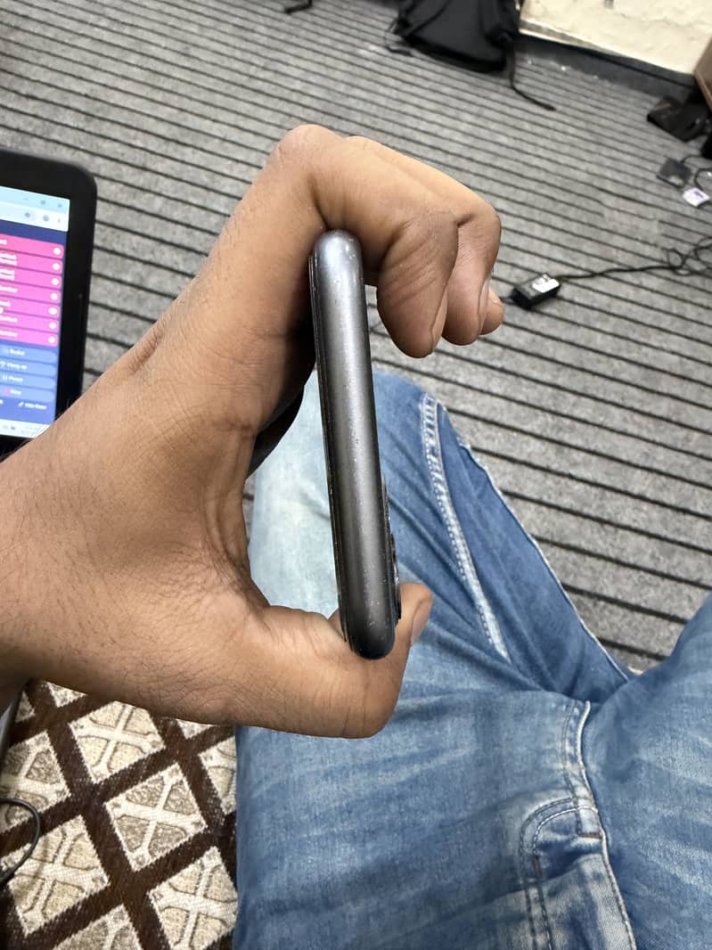 Apple iPhone 11 5