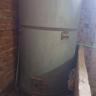 Large grain storage containers
