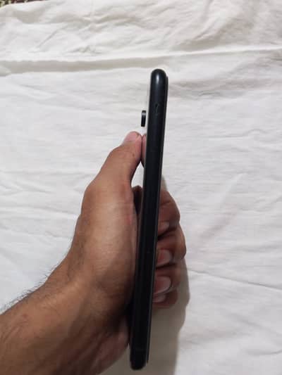 I phone xr 64 gb 10 by 9 waterpack all ok no any issue