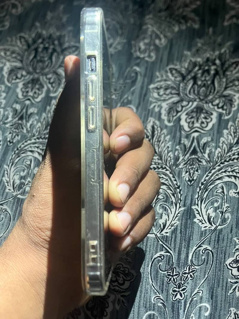 iPhone 13 Pro 4