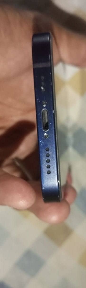 Apple iPhone 12 1