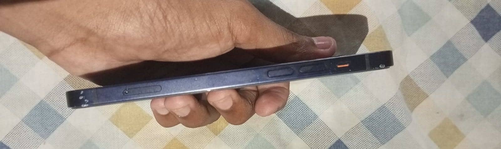 Apple iPhone 12 3