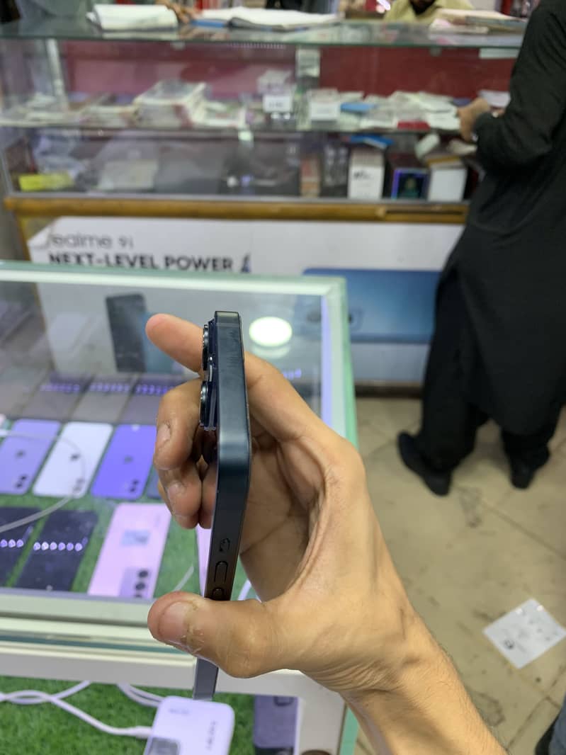 Apple iPhone 14 4
