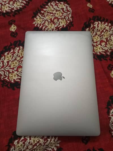 MacBook Pro 2019 16 Inch Display