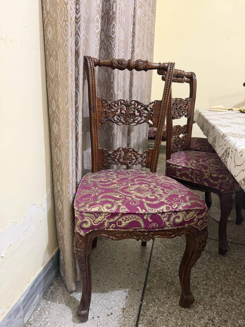 Dining talbe 1