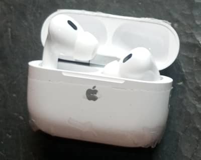 Tws Airpods for Sale 10/10 Condition (Full munasib passy rakhen hain)