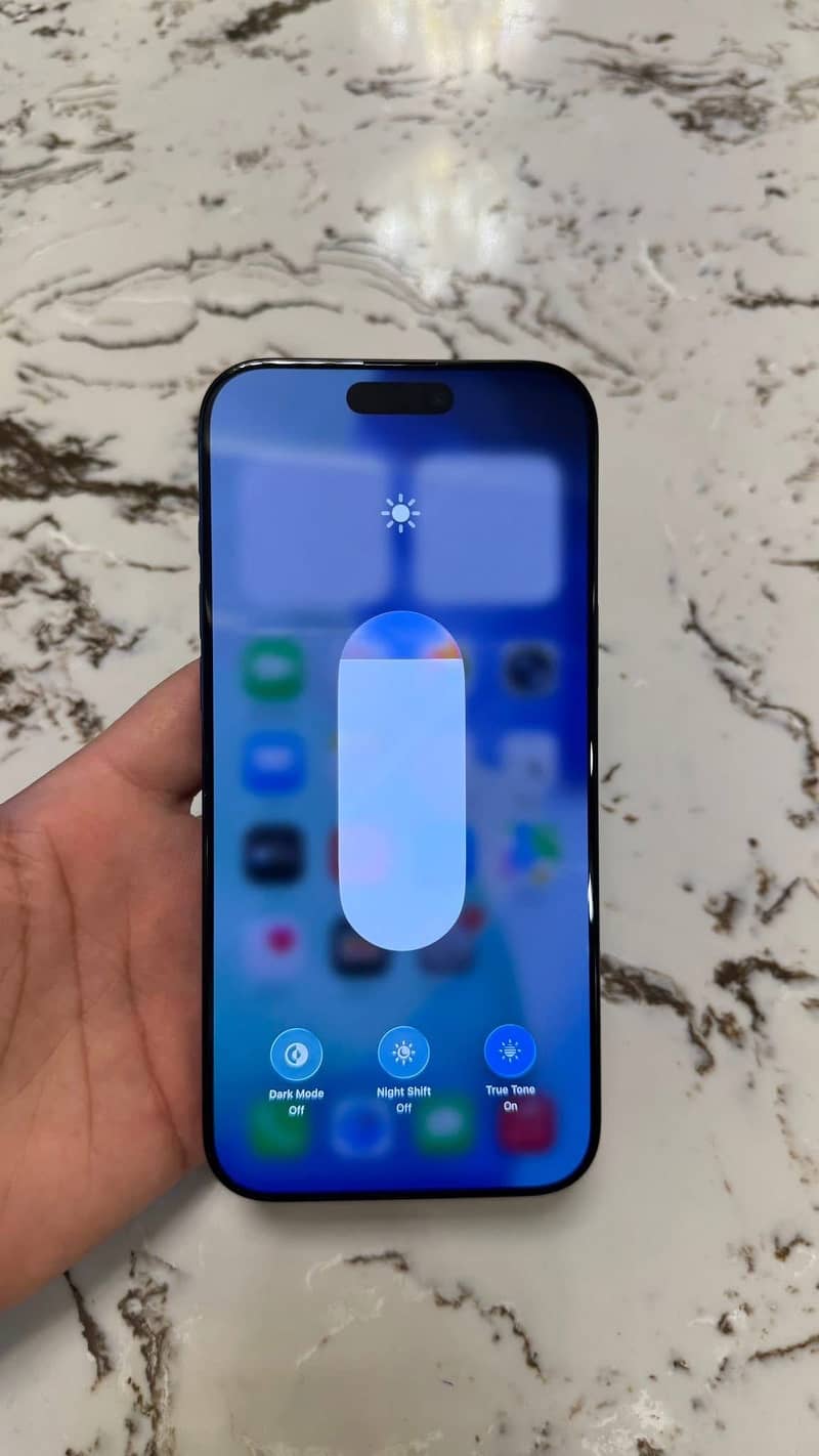 Apple iPhone 16 Pro Max 1