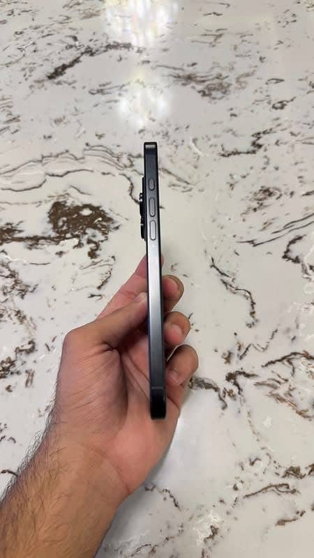 Apple iPhone 16 Pro Max 5