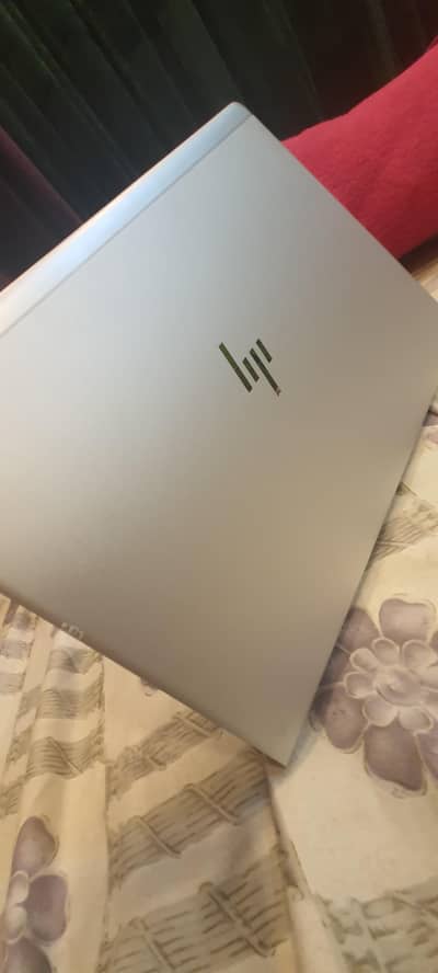 HP elitebook just like new mint condition