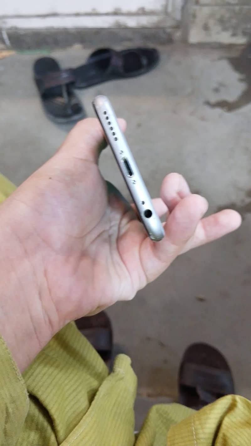 Apple iPhone 6 0
