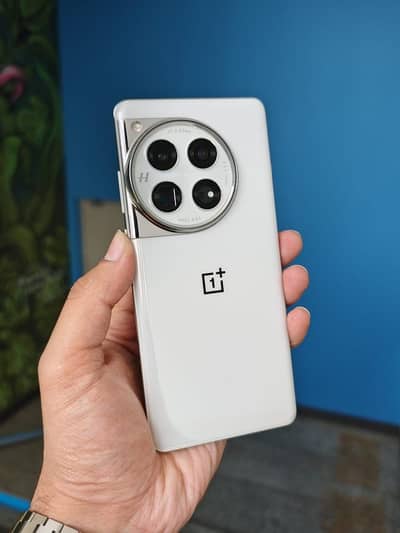 OnePlus 12 (White) – 12/256GB | Non-PTA