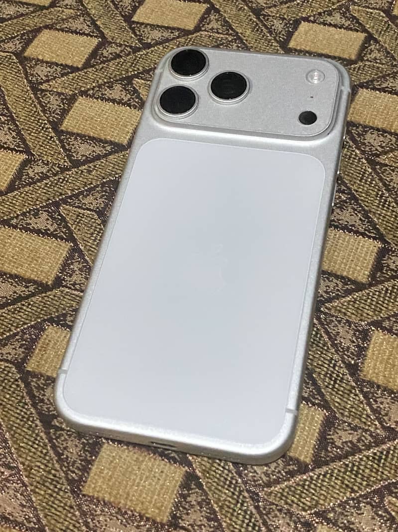 iPhone 17 pro max 5