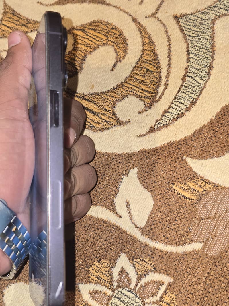 Apple iPhone 14 Pro Max 1
