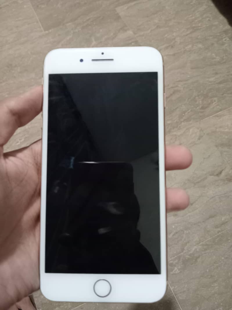 Apple iPhone 8 Plus 1
