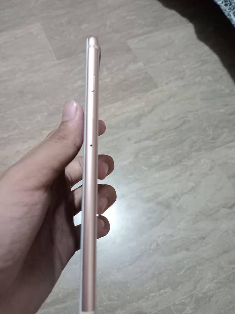 Apple iPhone 8 Plus 3