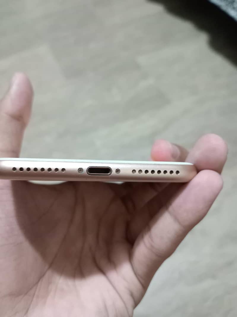 Apple iPhone 8 Plus 5