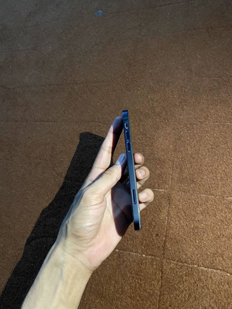 Apple iPhone 12 1