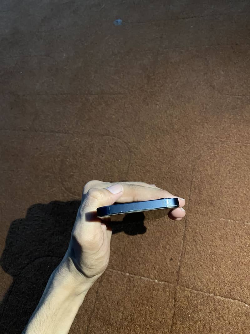 Apple iPhone 12 5
