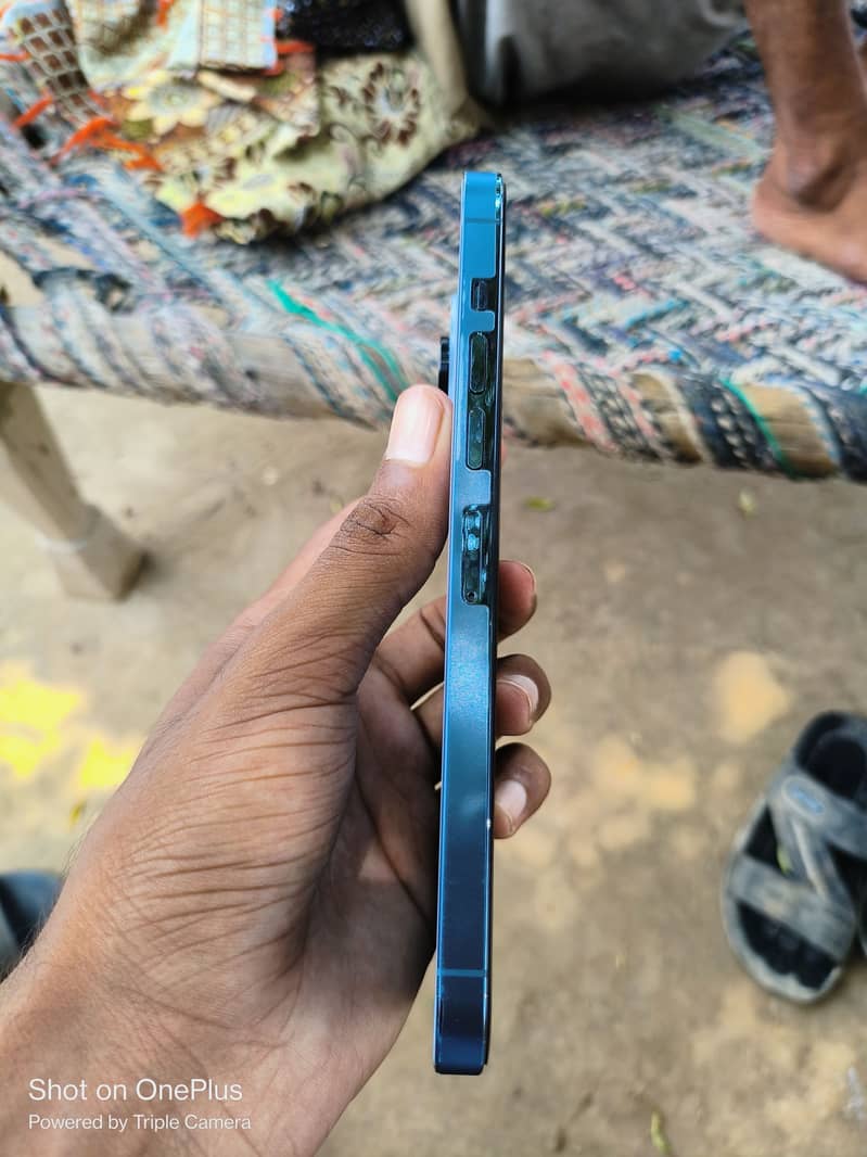 Apple iPhone 13 Pro Max 2