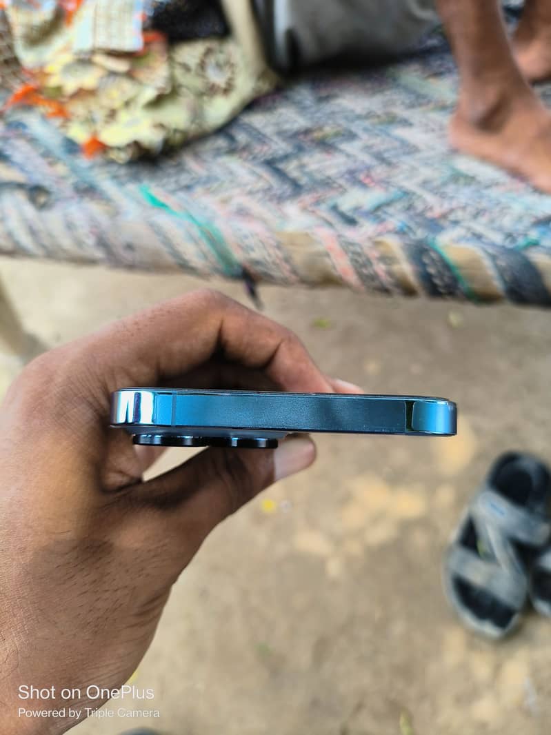 Apple iPhone 13 Pro Max 3