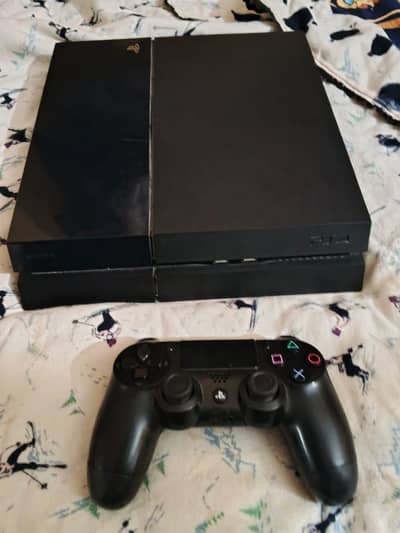 Ps4 jelbreak for sale in black color (Sealed).