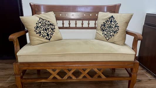 Premium Wooden 4-Seater Sofa Set with Cushions – Excellent Condition