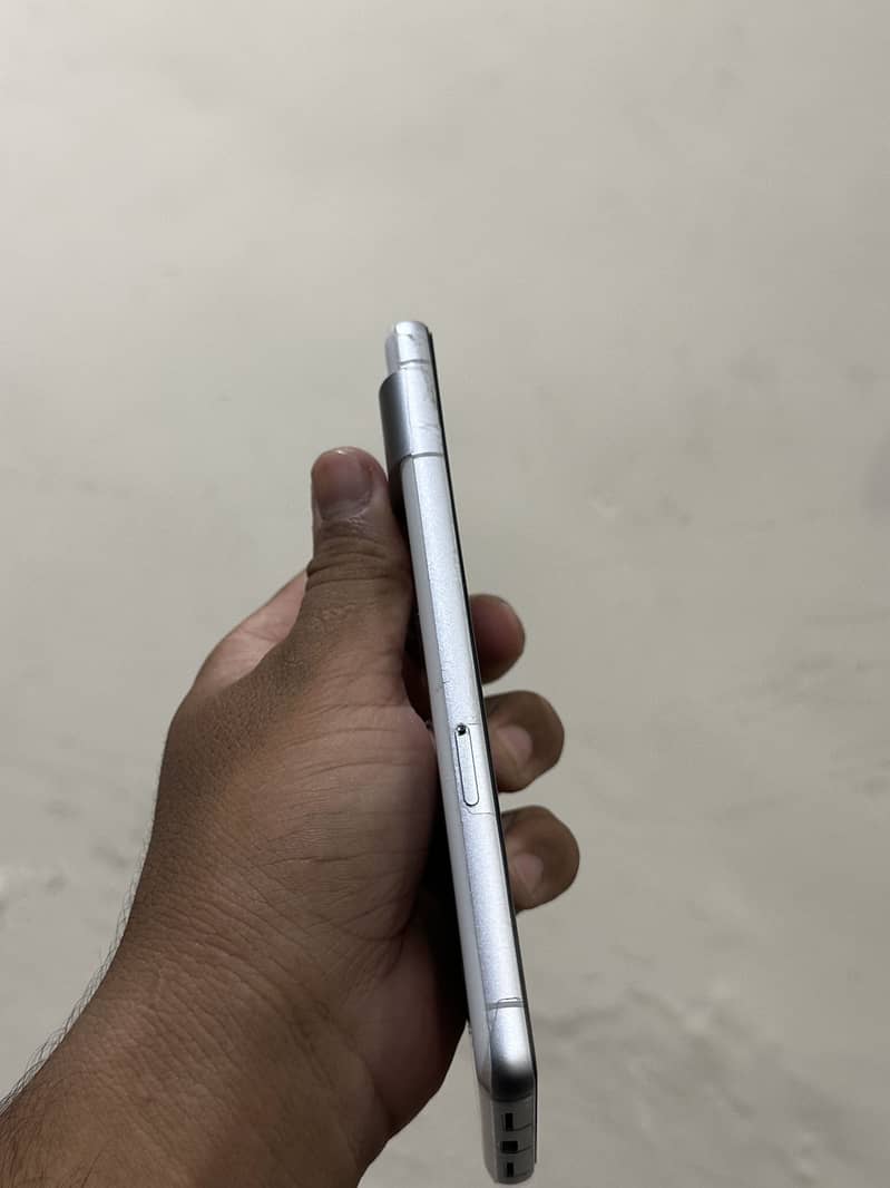 Google Pixel 7 4