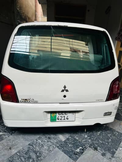 Mitsubishi Minica 2012