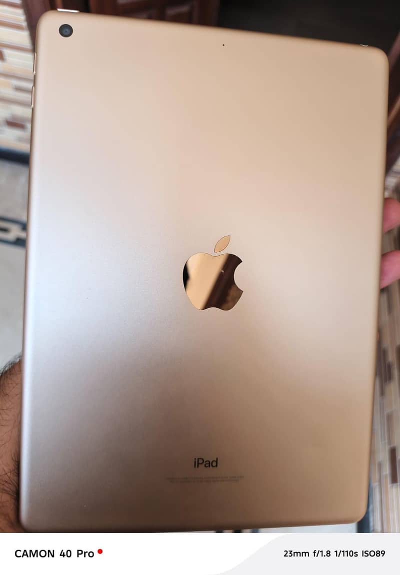 Ipad 5th Gen 10/10 condition 2