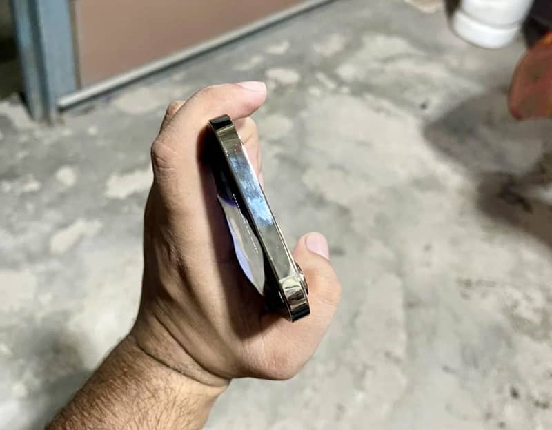 Apple iPhone 12 Pro Max 3