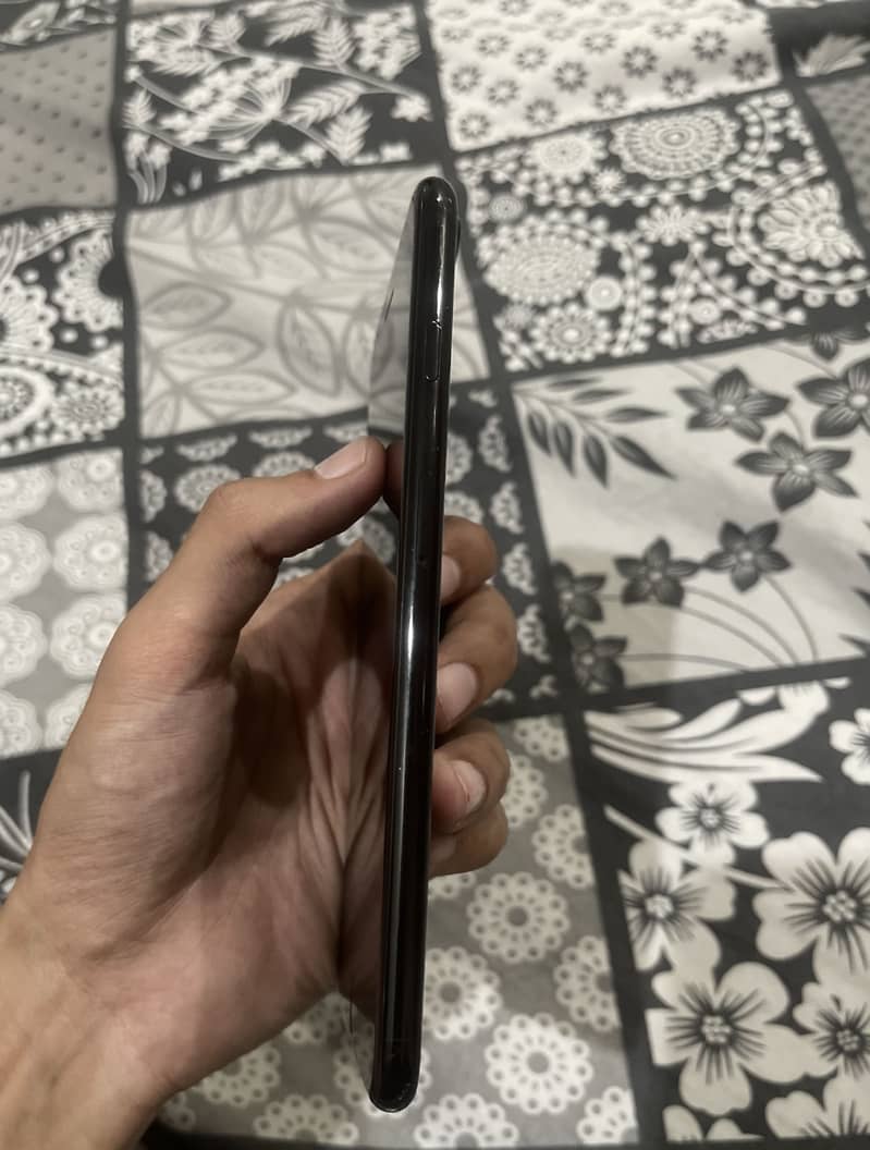Apple iPhone 7 Plus 2