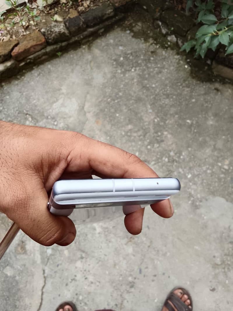 Google Pixel 7a 2