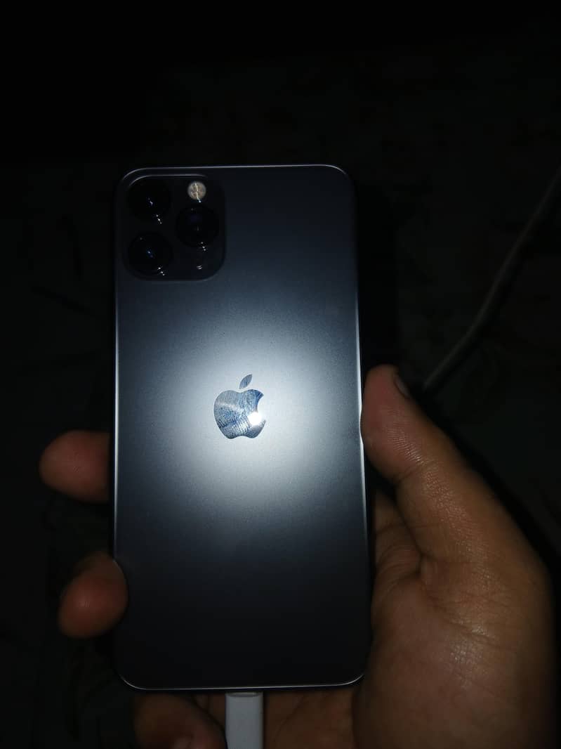 Apple iPhone 11 Pro 1