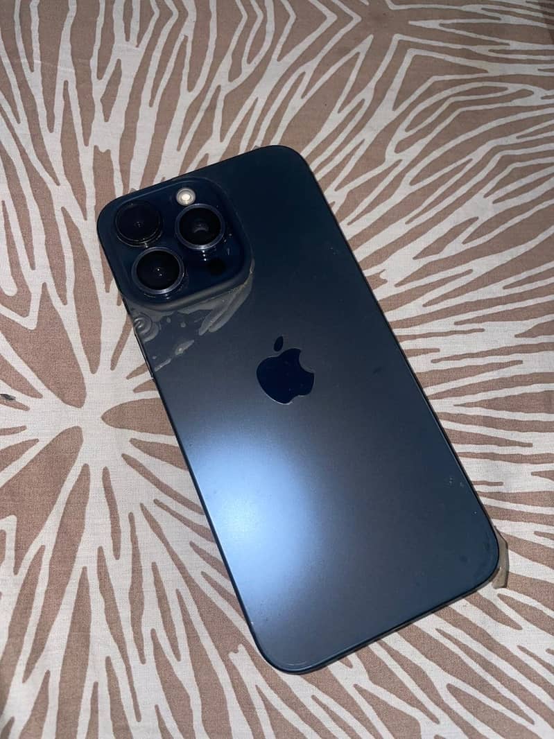 Apple iPhone 15 Pro Max 0