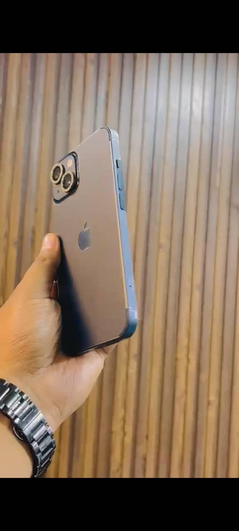 Apple iPhone 13 1