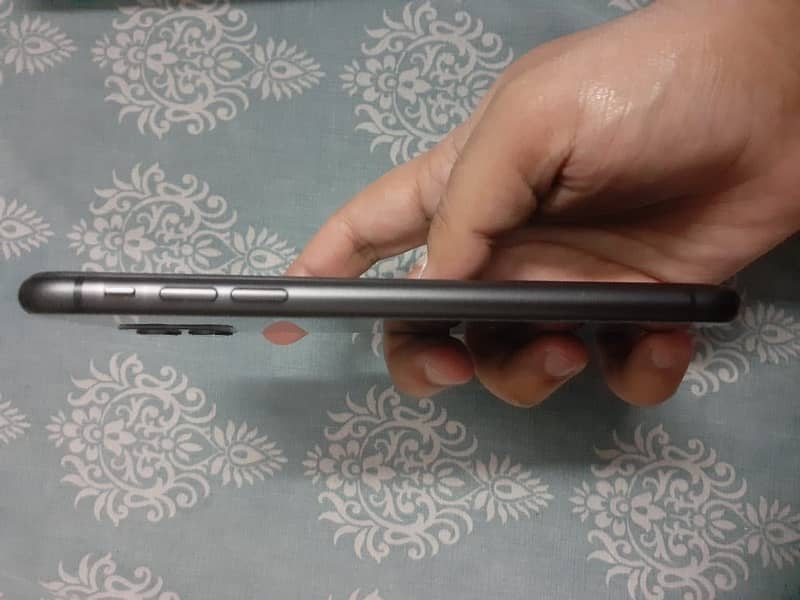 Apple iPhone 11 5