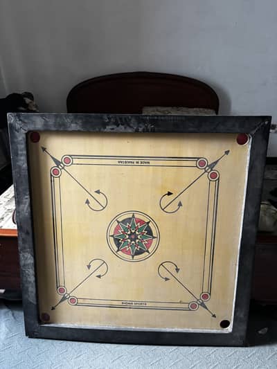 Carrom board 3 to 4 time used 3.5x3.5 condition 10/10