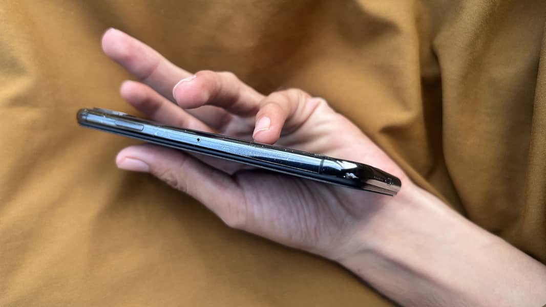 Apple iPhone X 4