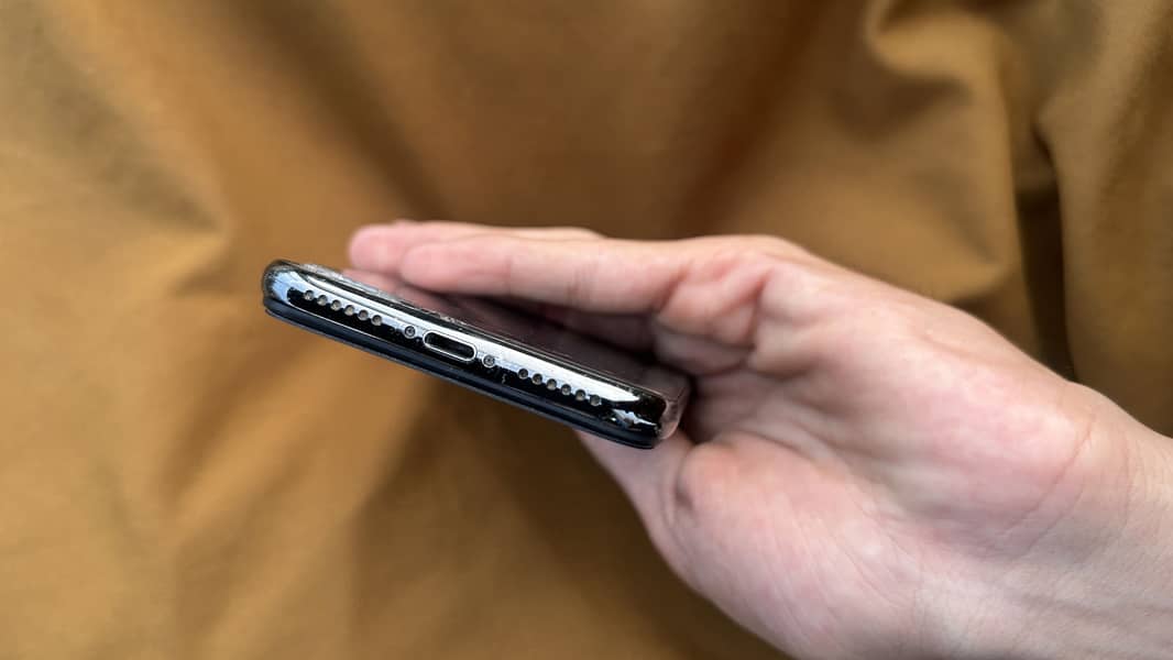 Apple iPhone X 5