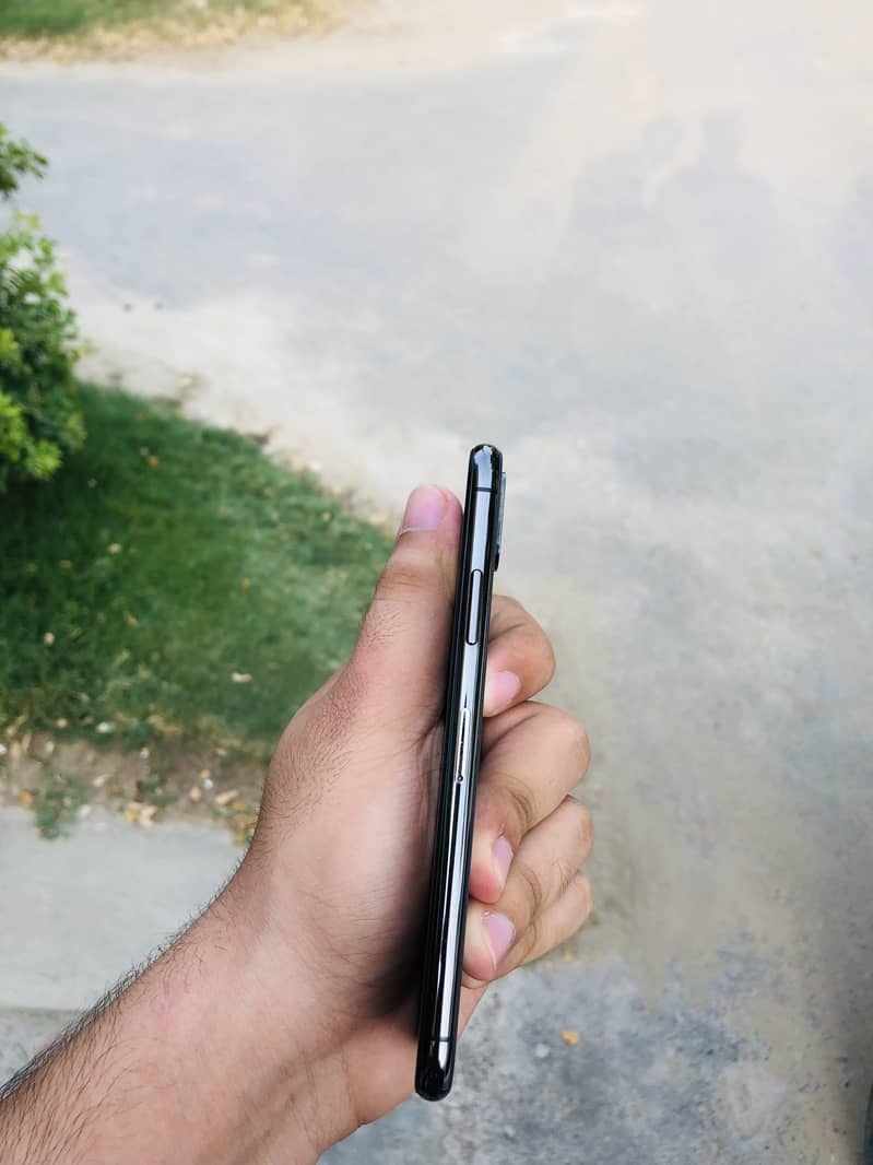 Apple iPhone X 2