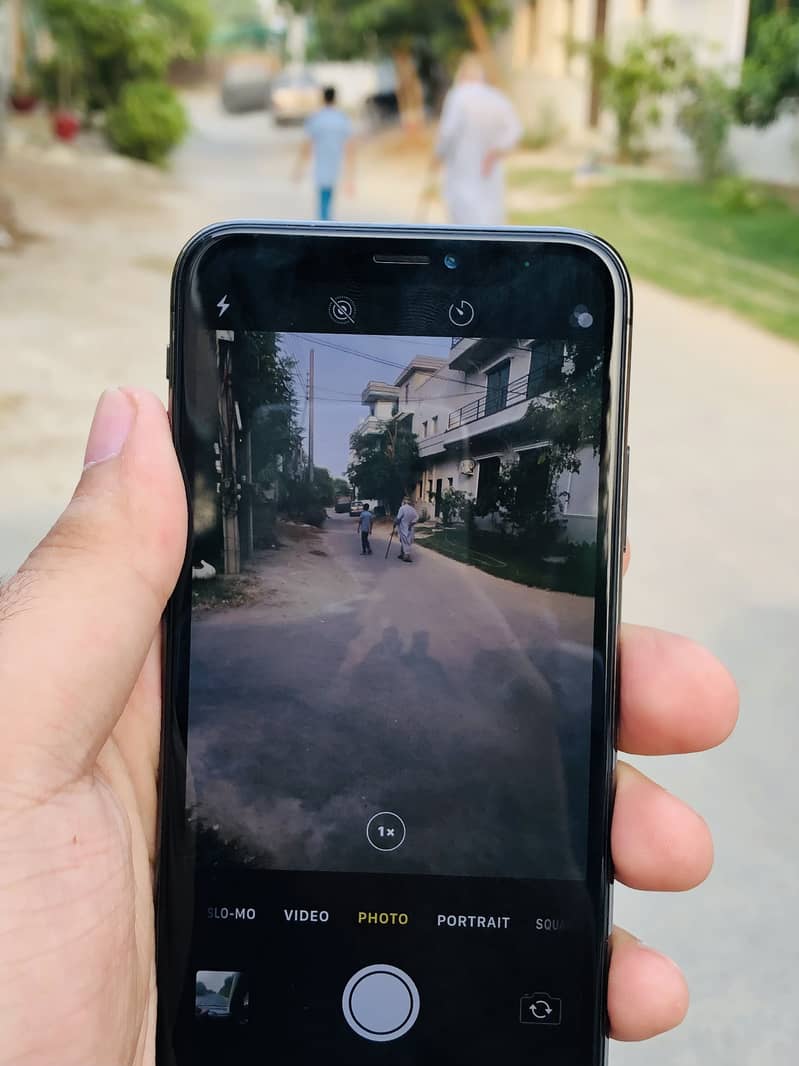 Apple iPhone X 3