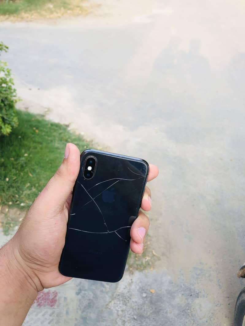 Apple iPhone X 4