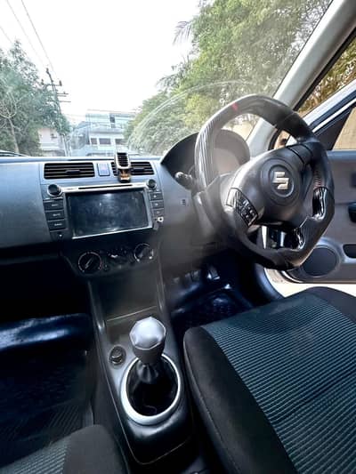 Suzuki Swift 2019 DLX navigation