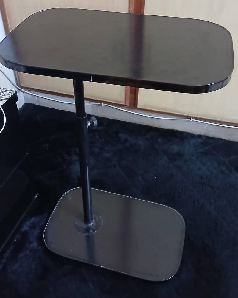 height Adjustable table 0