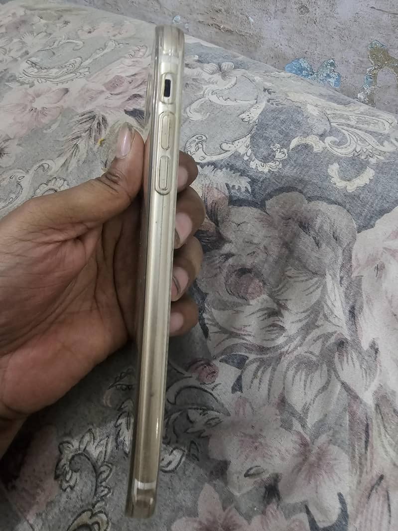 Apple iPhone 7 Plus 3