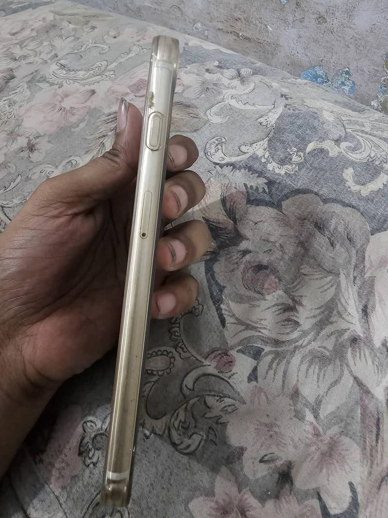 Apple iPhone 7 Plus 7