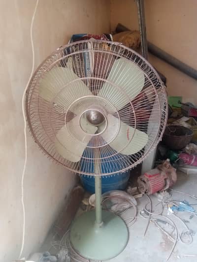 pedestal fan